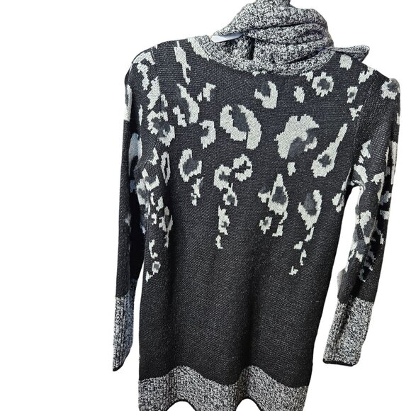 Apt. 9 Womens XS Long Sleeve Black & White Leopard Print Sweater - Picture 6 of 7